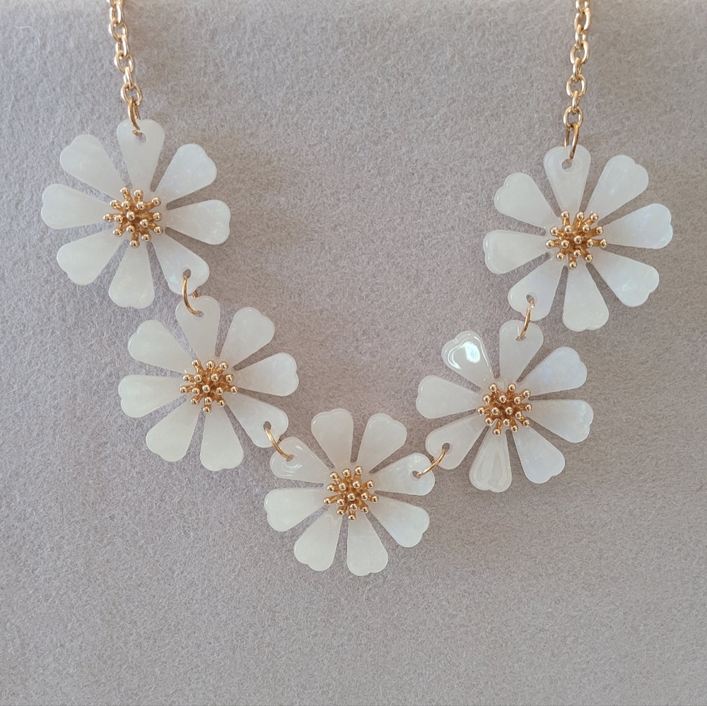 statement Daisy Jewelry Set Gold White - Picture 6 of 6